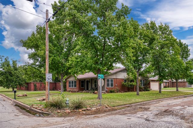 1202 NW 4th Avenue, Mineral Wells, TX 76067