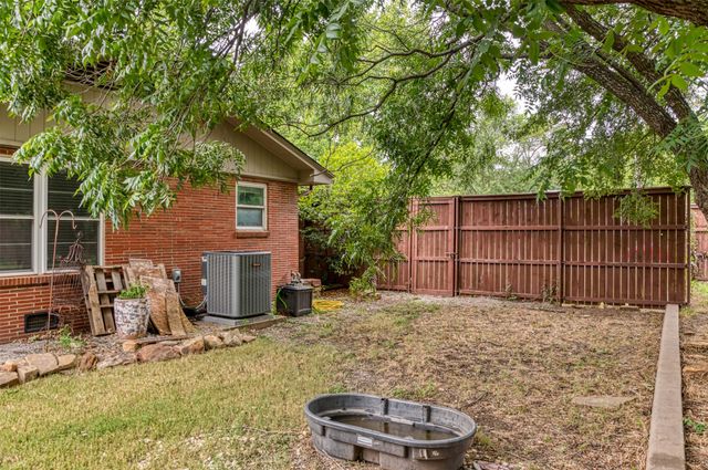 1202 NW 4th Avenue, Mineral Wells, TX 76067