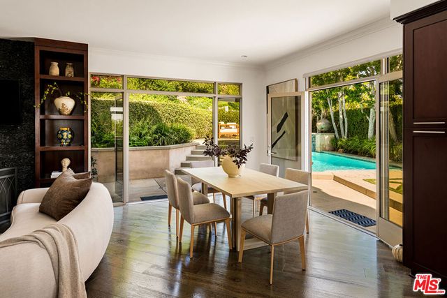 9196 Thrasher Avenue, Los Angeles, CA 90069