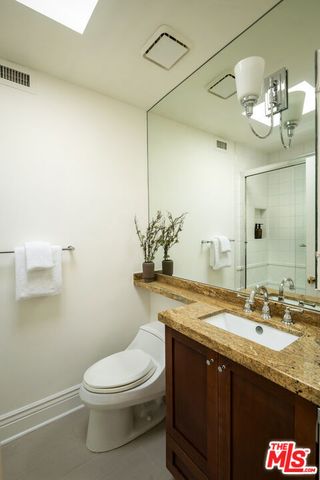9196 Thrasher Avenue, Los Angeles, CA 90069