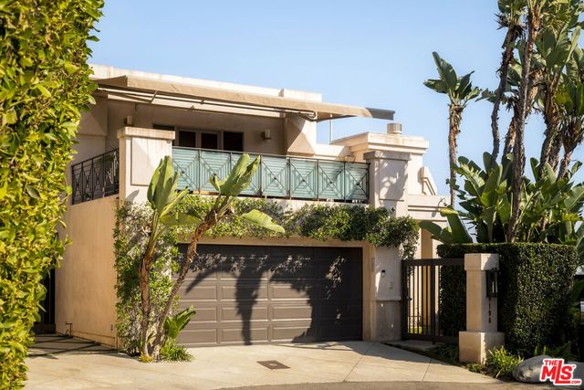 9196 Thrasher Avenue, Los Angeles, CA 90069