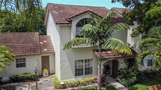 805 NW 108th Ter 7L5, Pembroke Pines, FL 33026