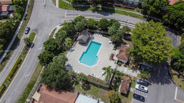 805 NW 108th Ter 7L5, Pembroke Pines, FL 33026