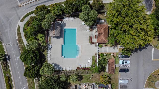 805 NW 108th Ter 7L5, Pembroke Pines, FL 33026