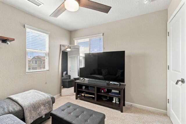 1123 Royalty Way W, Madera, CA 93636