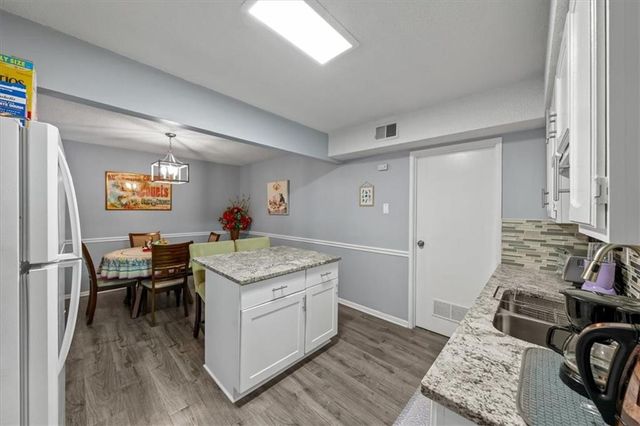 10104 W 96th Street C, Overland Park, KS 66212