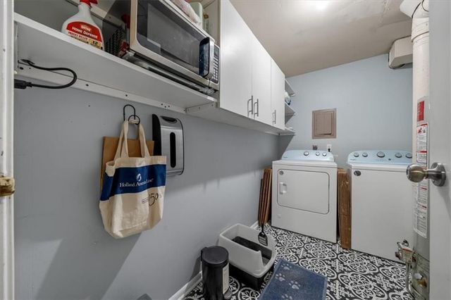 10104 W 96th Street C, Overland Park, KS 66212