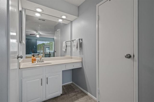 10104 W 96th Street C, Overland Park, KS 66212