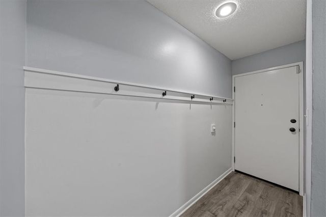 10104 W 96th Street C, Overland Park, KS 66212