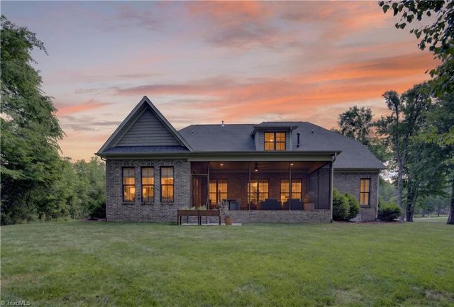 5585 Salem View Road, Pfafftown, NC 27040