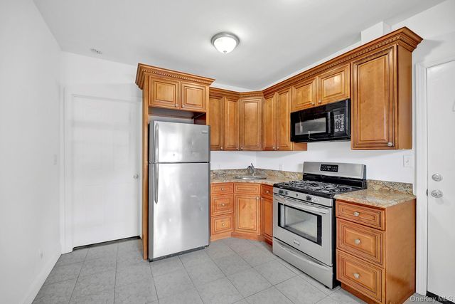 8848 77th Street, Woodhaven, NY 11421