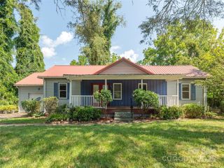 304 Old Haw Creek Road, Asheville, NC 28805