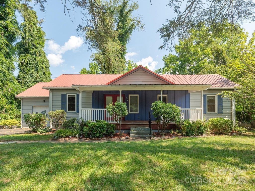 304 Old Haw Creek Road, Asheville, NC 28805
