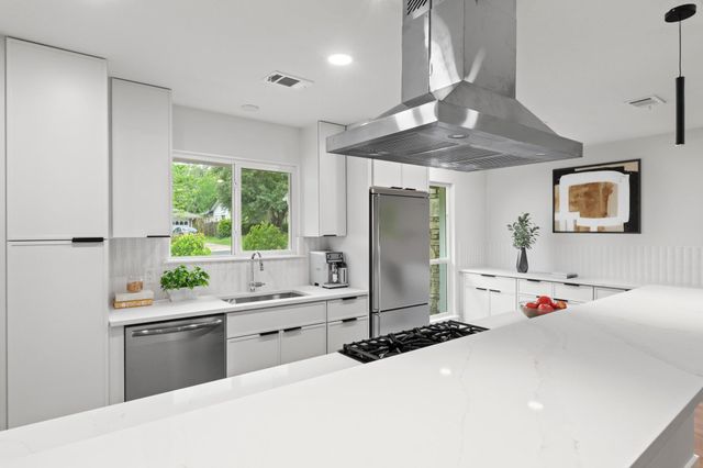 1608 Springer LN, Austin, TX 78758