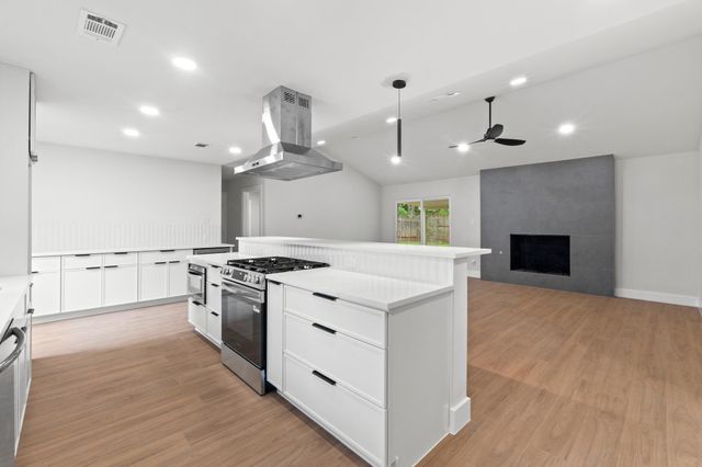 1608 Springer LN, Austin, TX 78758