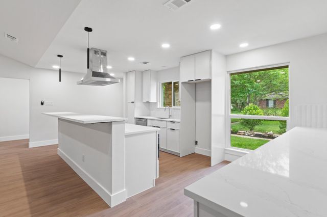 1608 Springer LN, Austin, TX 78758