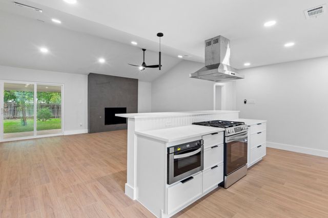 1608 Springer LN, Austin, TX 78758