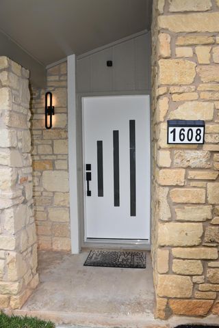 1608 Springer LN, Austin, TX 78758