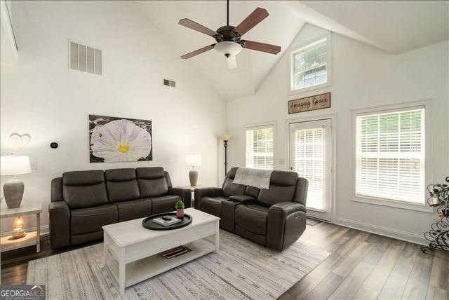 1090 Brookshire Court, Bogart, GA 30622