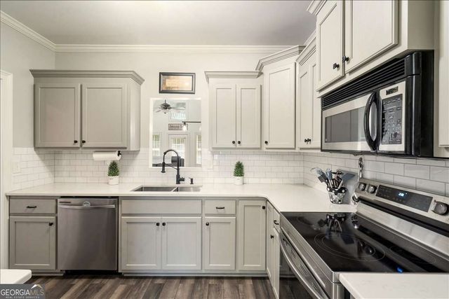 1090 Brookshire Court, Bogart, GA 30622