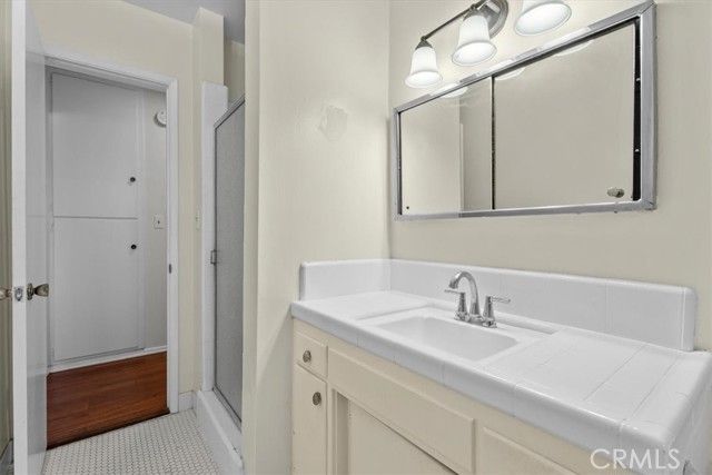 4343 Finley 33, Los Angeles, CA 90027
