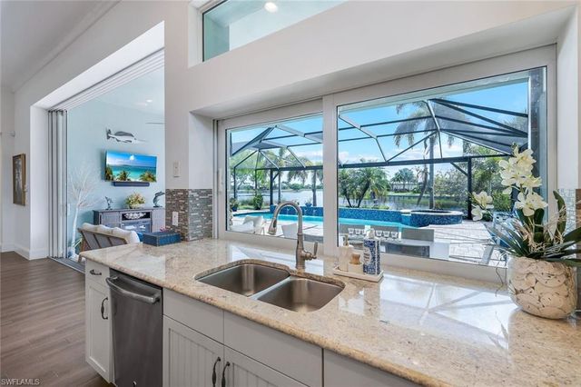 6460 Pembroke WAY, Naples, FL 34113