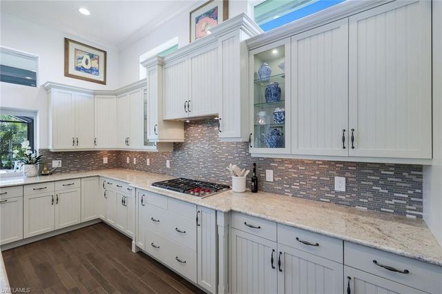 6460 Pembroke WAY, Naples, FL 34113