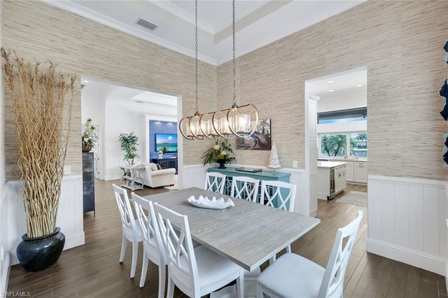 6460 Pembroke WAY, Naples, FL 34113