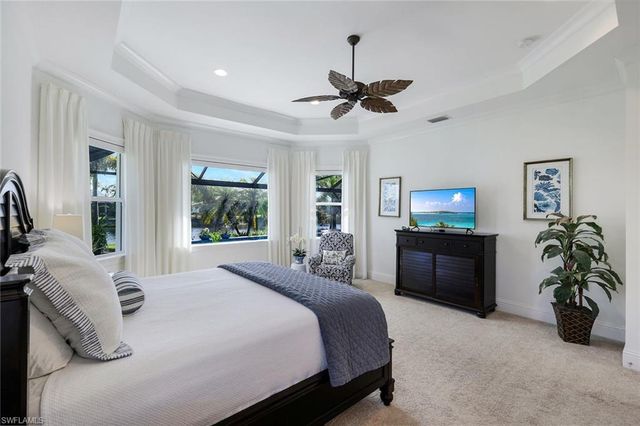 6460 Pembroke WAY, Naples, FL 34113
