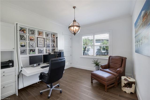 6460 Pembroke WAY, Naples, FL 34113
