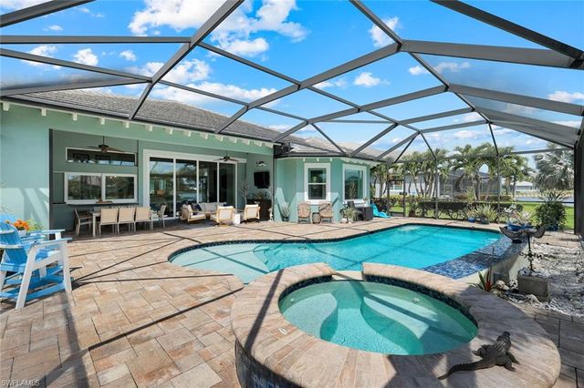 6460 Pembroke WAY, Naples, FL 34113
