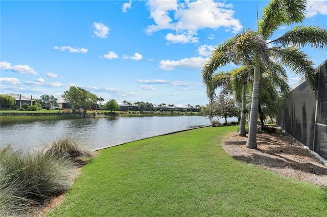 6460 Pembroke WAY, Naples, FL 34113