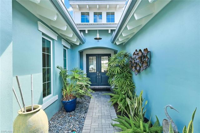 6460 Pembroke WAY, Naples, FL 34113