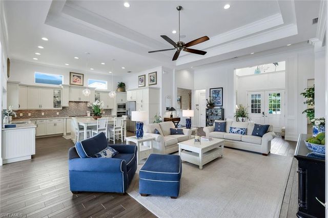6460 Pembroke WAY, Naples, FL 34113