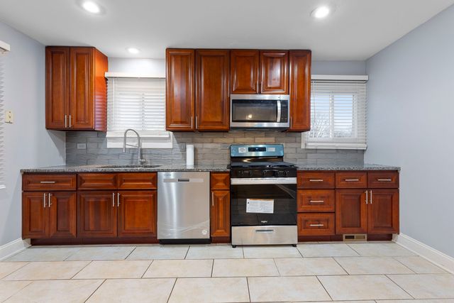 920 163rd Street, Calumet City, IL 60409