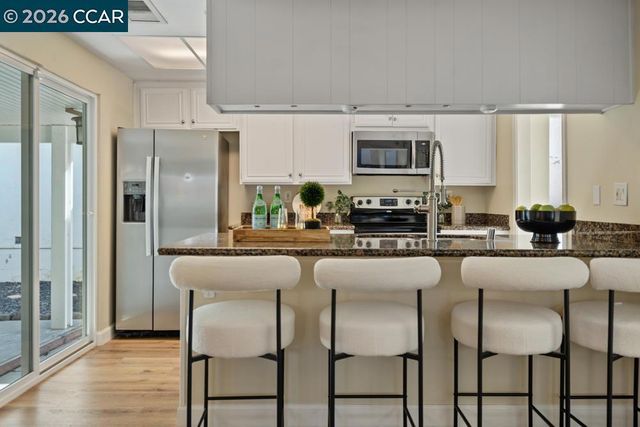 1394 Morning View Ct, Concord, CA 94521