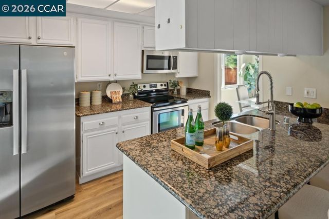 1394 Morning View Ct, Concord, CA 94521