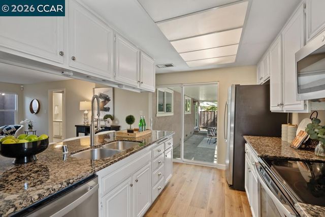 1394 Morning View Ct, Concord, CA 94521