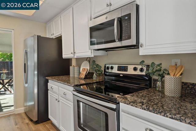 1394 Morning View Ct, Concord, CA 94521