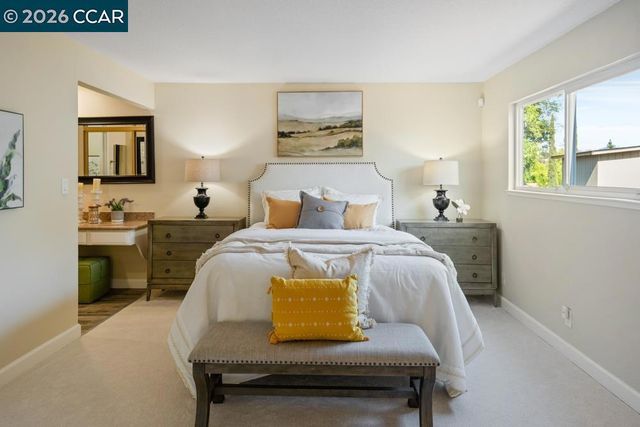 1394 Morning View Ct, Concord, CA 94521