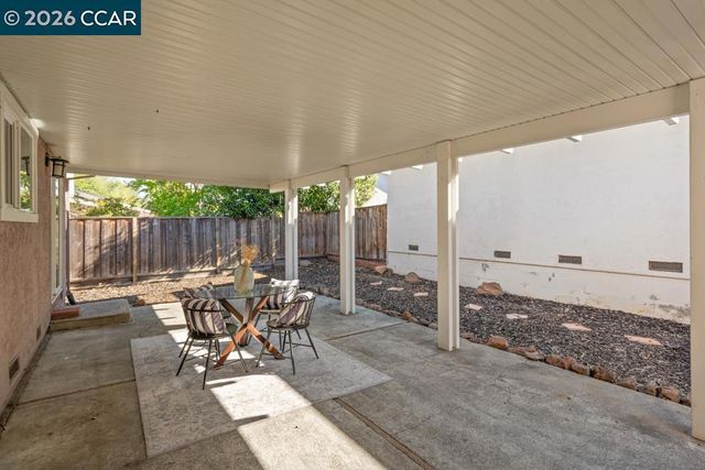 1394 Morning View Ct, Concord, CA 94521
