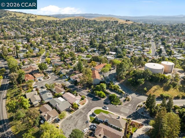 1394 Morning View Ct, Concord, CA 94521