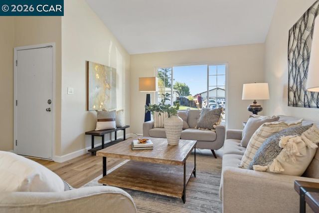 1394 Morning View Ct, Concord, CA 94521