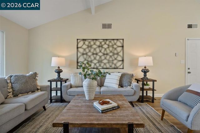 1394 Morning View Ct, Concord, CA 94521