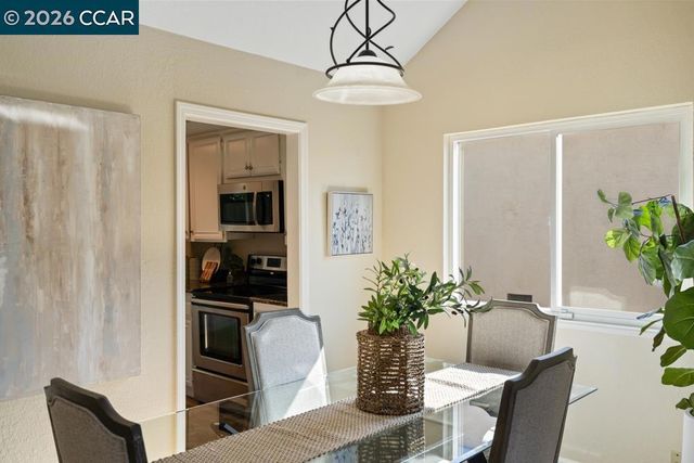 1394 Morning View Ct, Concord, CA 94521