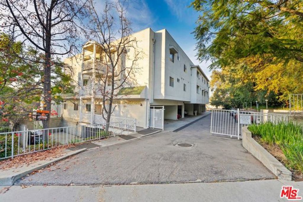 116 Marmion Way 9, South Pasadena, CA 91030