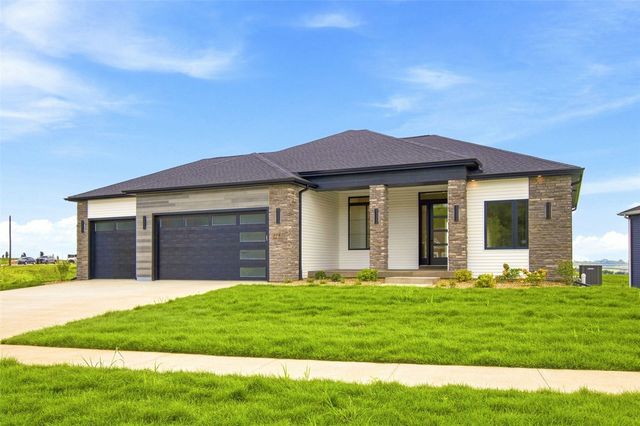 3040 Ridgeview Circle, Coralville, IA 52241