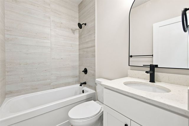 3040 Ridgeview Circle, Coralville, IA 52241