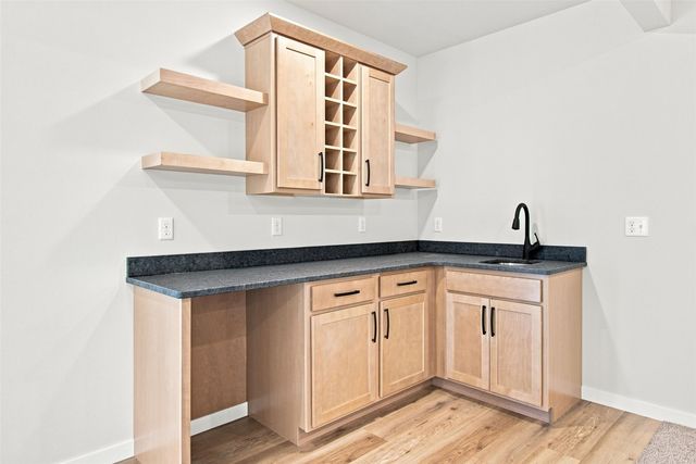 3040 Ridgeview Circle, Coralville, IA 52241
