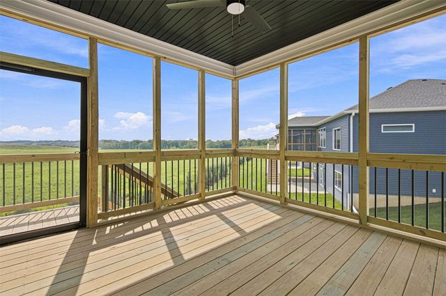 3040 Ridgeview Circle, Coralville, IA 52241